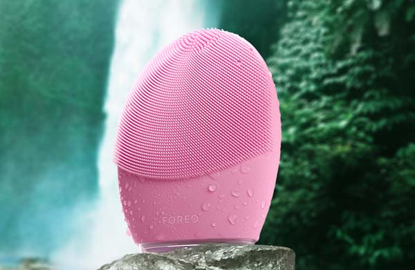 beauty-foreo-dan-planete-zemlje-Make-It-Last-Not-Break-Fast-modnialmanah-njega