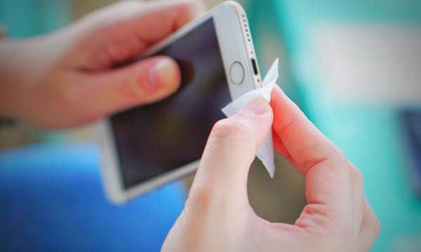 praktični-savjet-mobitel-čišćenje-modnialmanah