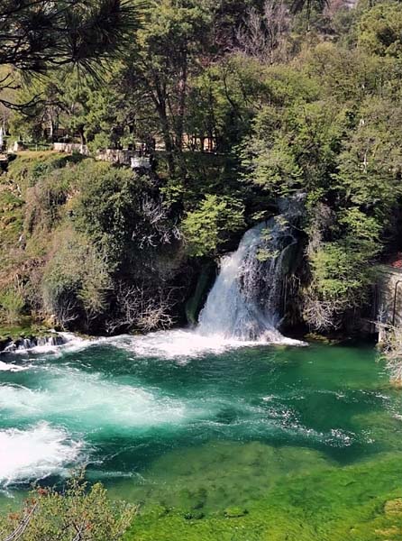 nacionalni-park-krka-lifestyle-skradinski-buk-roški-slap-visovac-izlet-modnialmanah-priroda