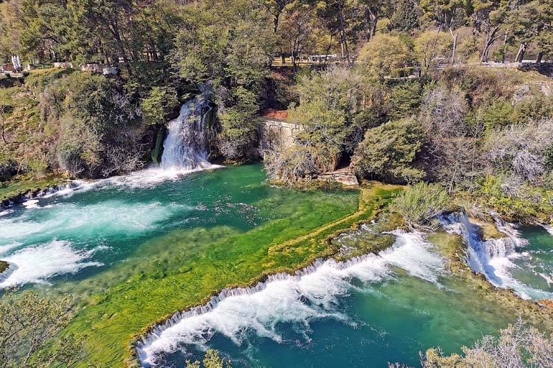 nacionalni-park-krka-lifestyle-skradinski-buk-roški-slap-visovac-izlet-modnialmanah-priroda