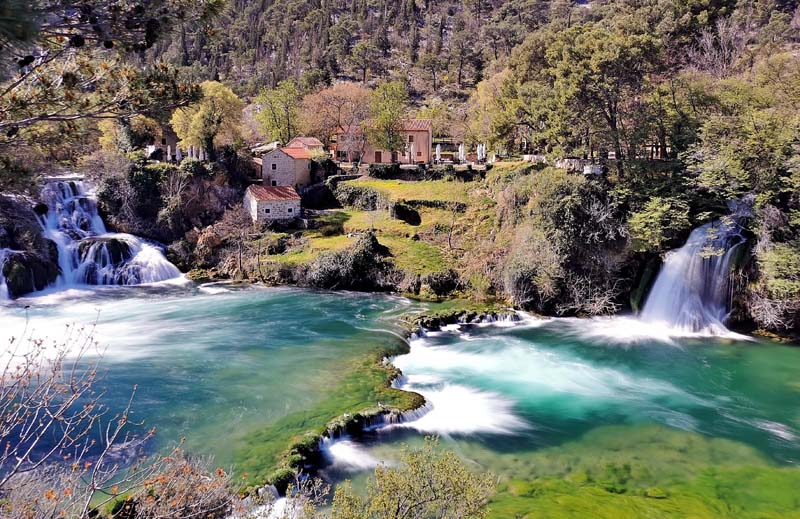 nacionalni-park-krka-lifestyle-skradinski-buk-roški-slap-visovac-izlet-modnialmanah-priroda