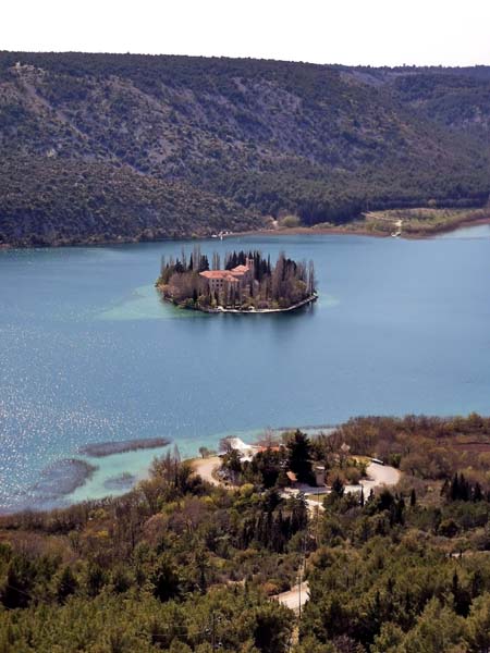 nacionalni-park-krka-lifestyle-skradinski-buk-roški-slap-visovac-izlet-modnialmanah-priroda