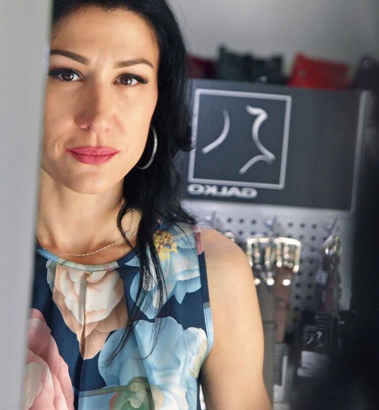 galko-ana-rucner-posebna-na-prvi-pogled-fashion-modnialmanah-moda-modni-detalji-torbica