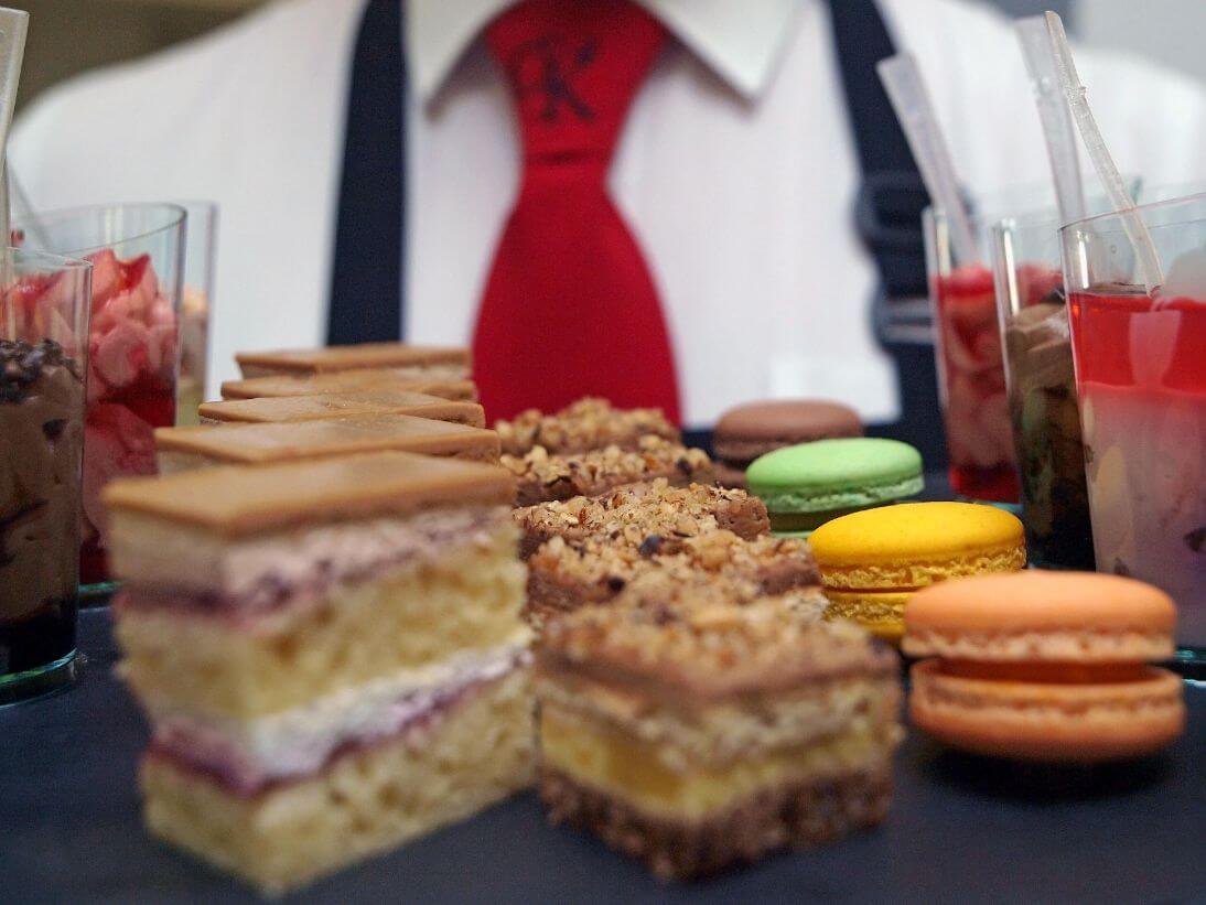 galko-ana-rucner-posebna-na-prvi-pogled-fashion-modnialmanah-moda-modni-detalji-torbica