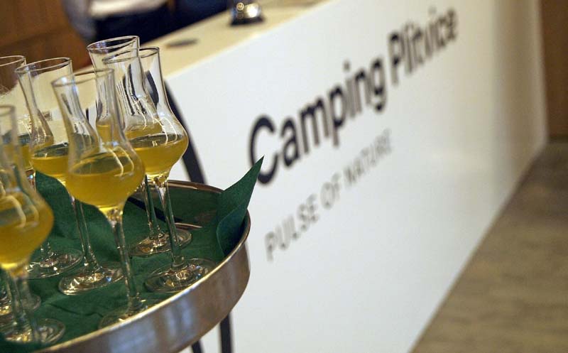 camping-plitvice-women's-days-c&a-nitui-catrice-ccc-vino-uz-žlicu-baraćeve-spilje-plitvička-jezera-kozel-kaptol-vina-soldo-lažni-svjedok