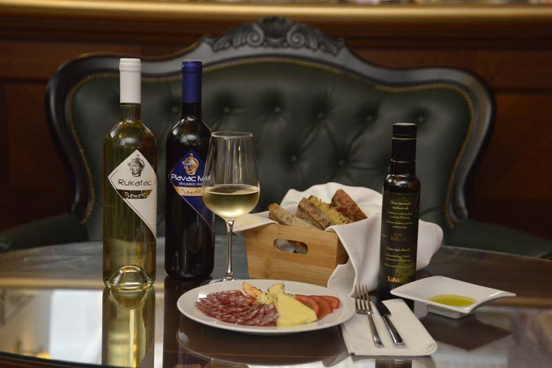vinski-razgovori-vinarija-bezek-modnialmanah-le-premier-gastro