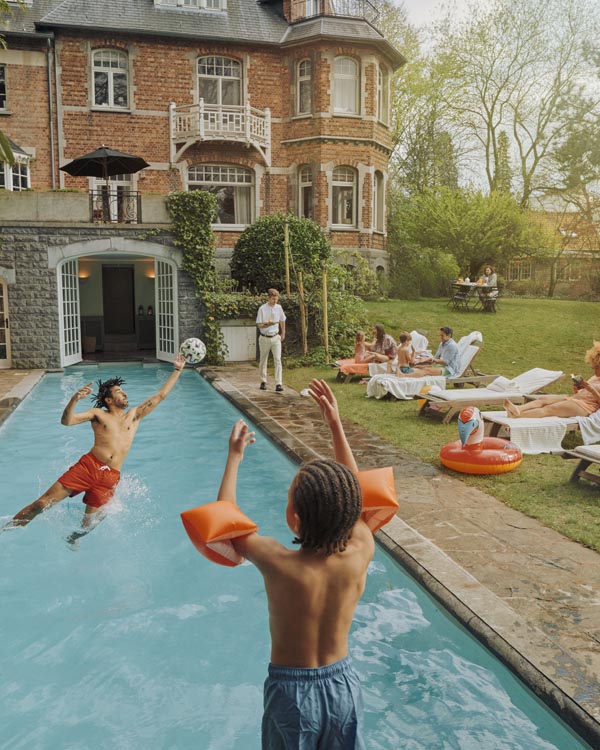 booking-com-hrvatski-navijači-lifestyle-modnialmanah-uefa-euro