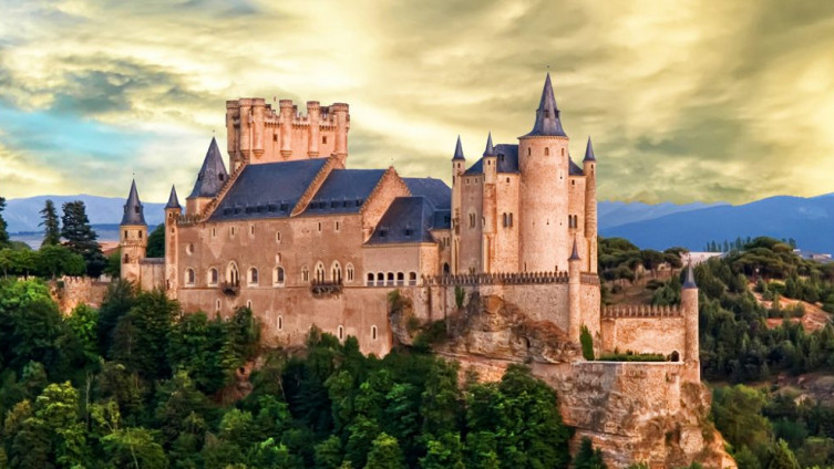 lifestyle-booking-com-palače-dvorci-modnialmanah