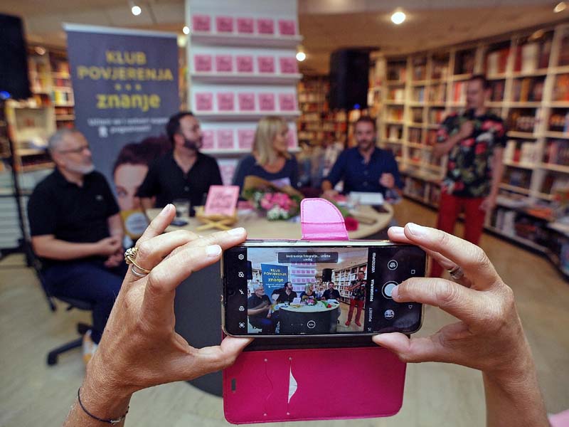 sanja-pilić-zbogom-romantiko-mozaik-knjiga-modnialmanah-lifestyle-promocija