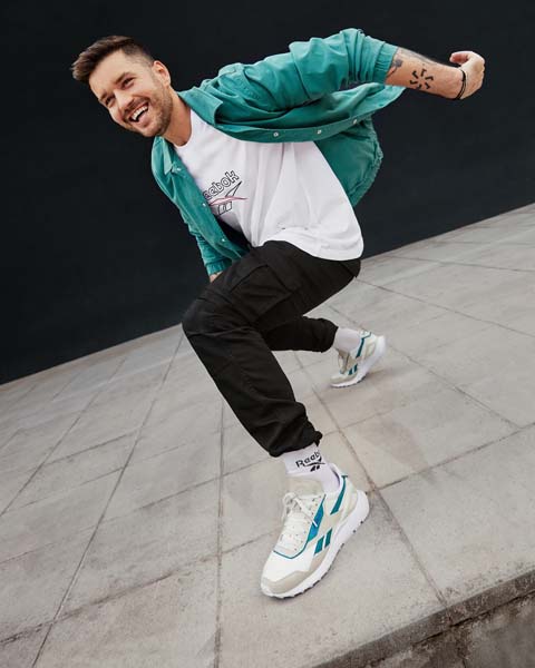 fashion-reebok-LEAD-WITH-YOUR-LEGACY-modnialmanah-moda