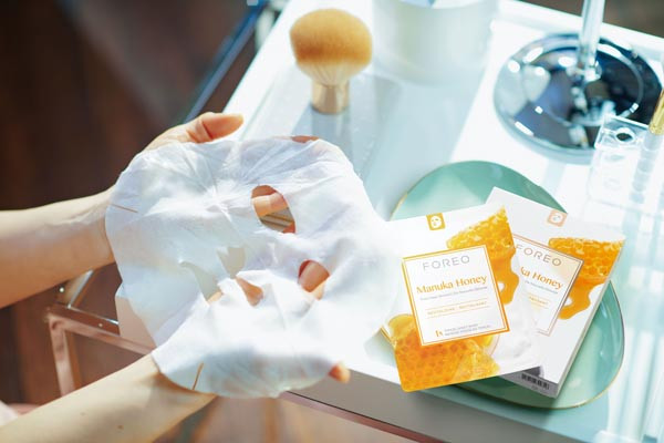 beauty-sheet-maska-foreo-njega-koža-lice-modnialmanah