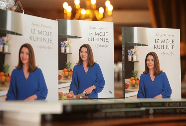 sanja-vejnović-iz-moje-kuhinje-mozaik-knjiga-promocija-lifestyle