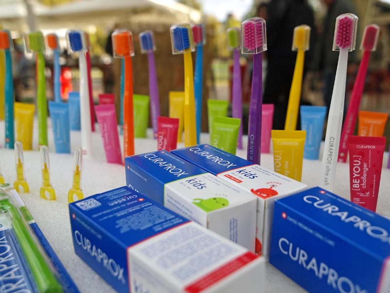 beauty-curaprox-četkica-za-zube-oralna-higijena-modnialmanah
