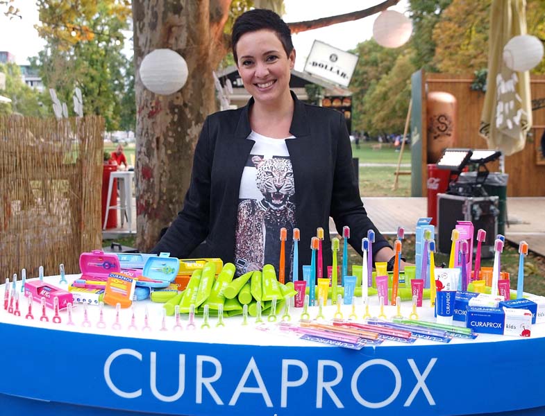 beauty-curaprox-četkica-za-zube-oralna-higijena-modnialmanah