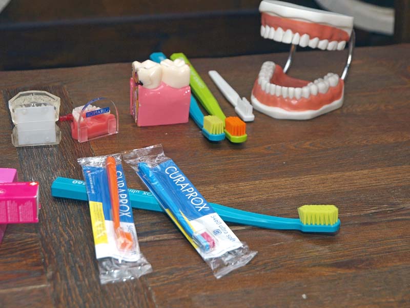 curaprox-modnialmanah-zubi-četkica-za zube-higijena-oralna-ivana-borčić-sesar