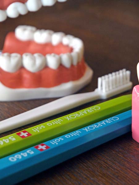 curaprox-modnialmanah-zubi-četkica-za zube-higijena-oralna-ivana-borčić-sesar