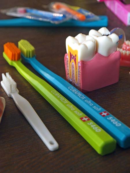 curaprox-modnialmanah-zubi-četkica-za zube-higijena-oralna-ivana-borčić-sesar