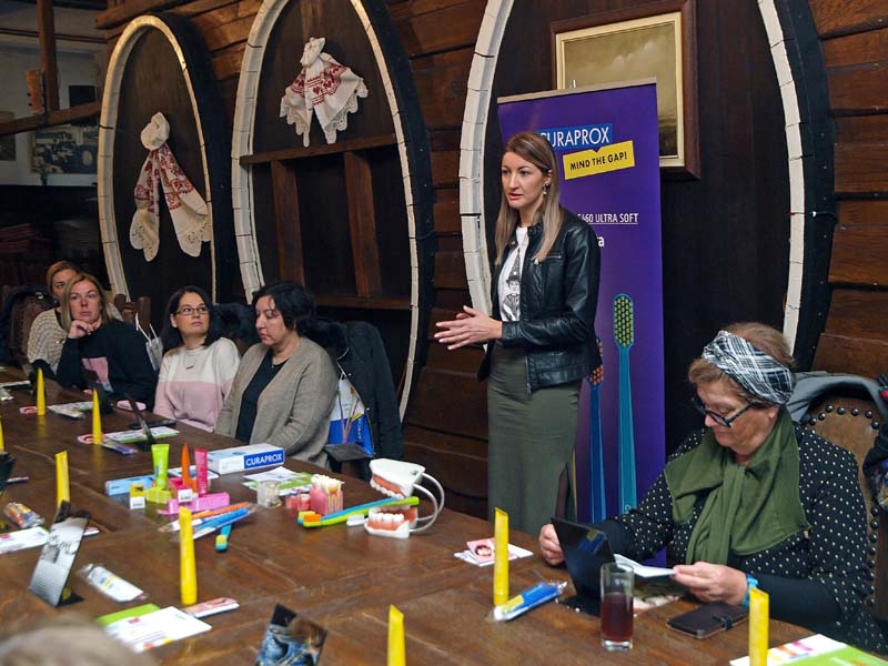 curaprox-modnialmanah-zubi-četkica-za zube-higijena-oralna-ivana-borčić-sesar