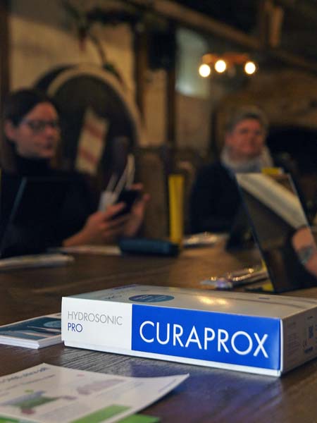 curaprox-modnialmanah-zubi-četkica-za zube-higijena-oralna-ivana-borčić-sesar