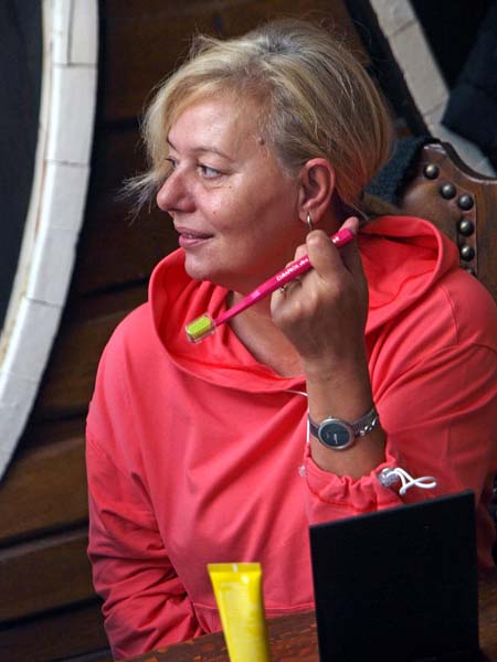 curaprox-modnialmanah-zubi-četkica-za zube-higijena-oralna-ivana-borčić-sesar