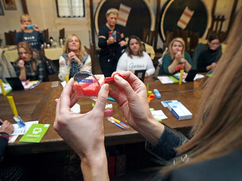 curaprox-modnialmanah-zubi-četkica-za zube-higijena-oralna-ivana-borčić-sesar