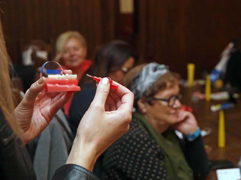 curaprox-modnialmanah-zubi-četkica-za zube-higijena-oralna-ivana-borčić-sesar