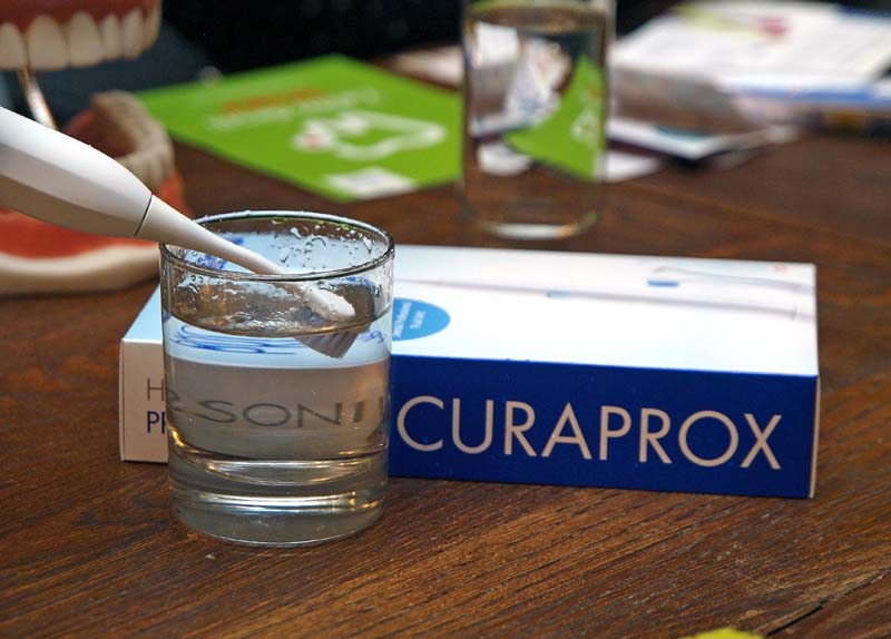 curaprox-modnialmanah-zubi-četkica-za zube-higijena-oralna-ivana-borčić-sesar