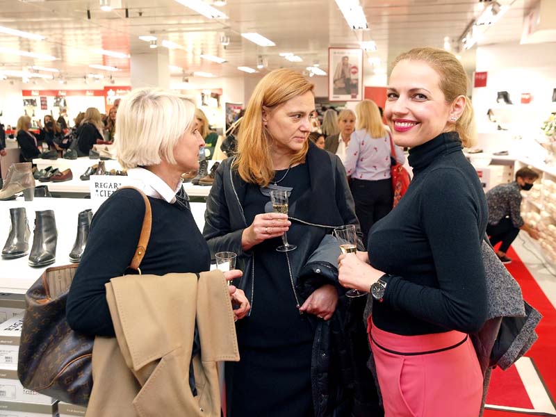 fashion-nama-event-modnialmanah-popust-holy-donut-velpro