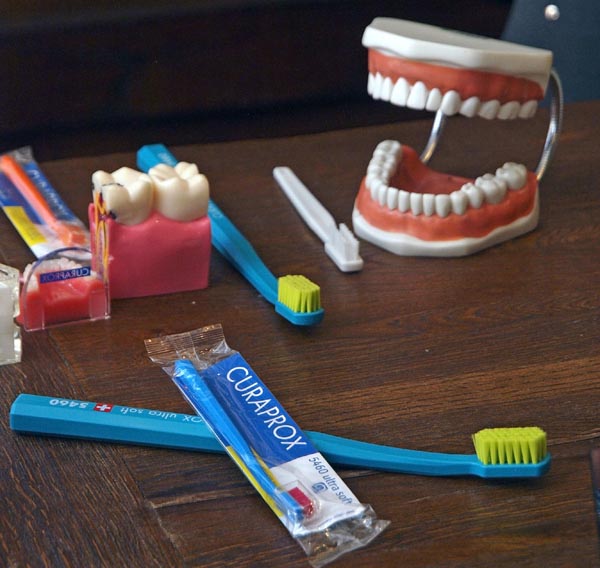 curaprox-modnialmanah-zubi-četkica-za zube-higijena-oralna-ivana-borčić-sesar