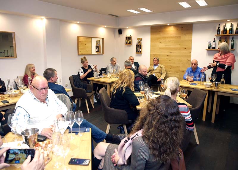 janjina-peljeških-vrhova-plavac-gastro-modnialmanah-vinski-klub