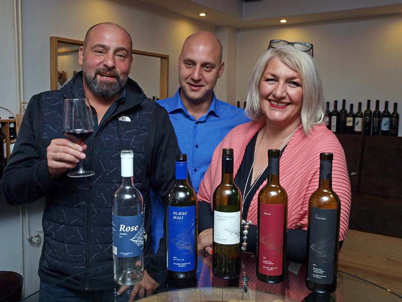 janjina-peljeških-vrhova-plavac-gastro-modnialmanah-vinski-klub