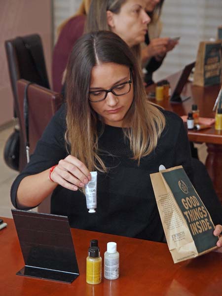 the-body-shop-modnialmanah-womens-days-beauty-njega-koža