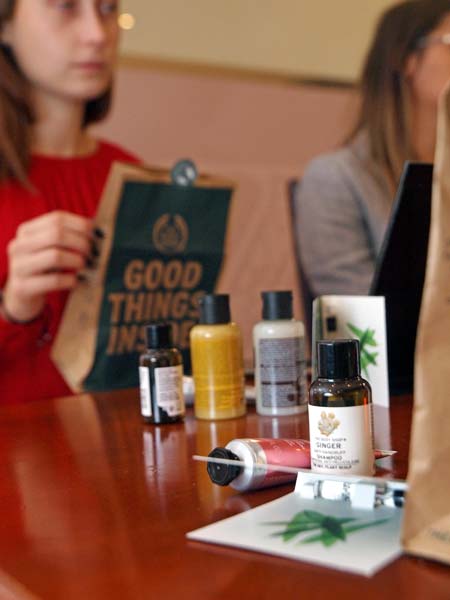 the-body-shop-modnialmanah-womens-days-beauty-njega-koža