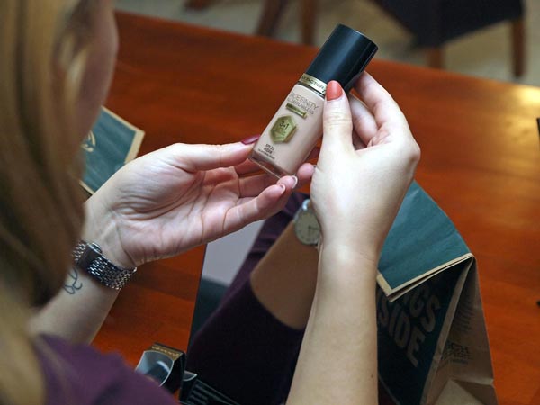beauty-max-factor-Facefinity-All-Day-Flawless-puder-make-up-šminka-modnialmanah