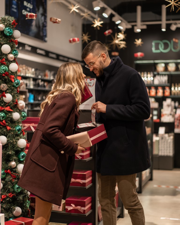 fashion-designer-outletu-croatia-modnialmanah-shopping-popust-božić