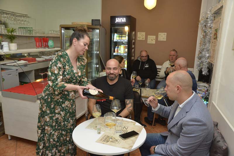 Vinski razgovori-cheers-with-you-Cossetto Malvazije-gastro-modnialmanah-vino-wine
