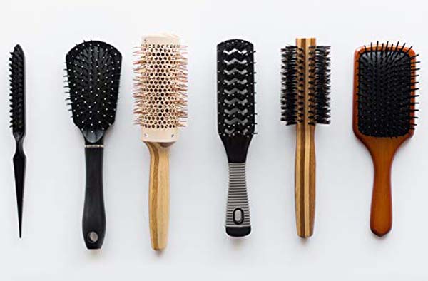 beauty-četka-za-kosu-hair-održavanje-čistoća-modnialmanah