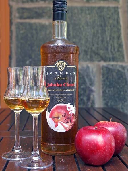 drinkoteka-boombar-likeri-gastro-modnialmanah-jabuka-cimet-williams-kruška