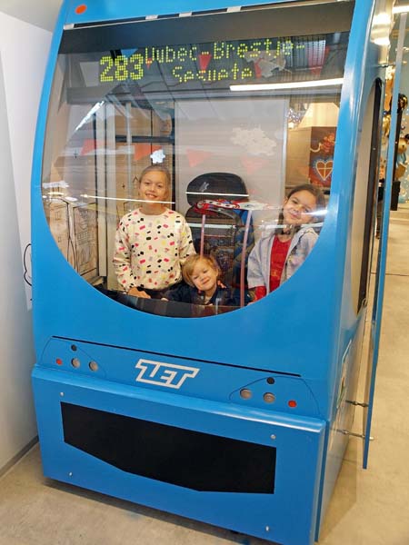 lifestyle-zabava-minipolis-modnialmanah-rođendan-igraonica-klinci-kamp