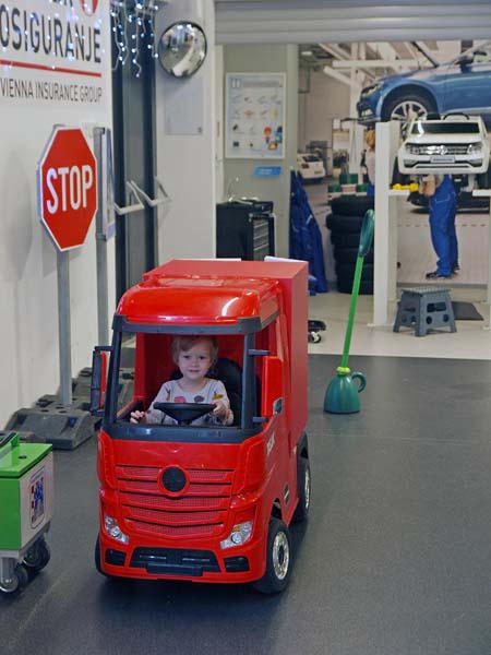 lifestyle-zabava-minipolis-modnialmanah-rođendan-igraonica-klinci-kamp