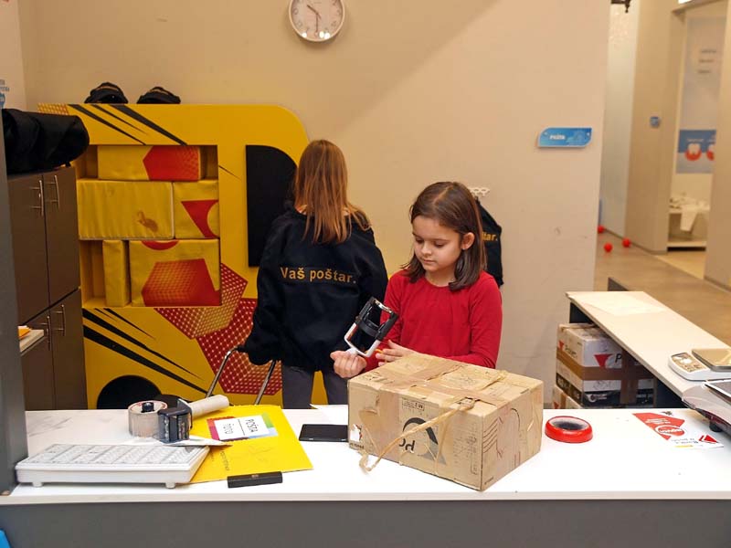 lifestyle-zabava-minipolis-modnialmanah-rođendan-igraonica-klinci-kamp