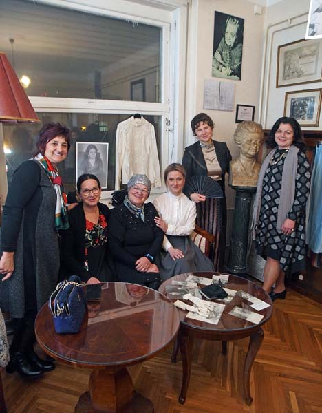 lifestyle-zagorkina-večer-modnialmanah-alma-premerl-zoko-marija-jurić-zagorka-stan-modnialmanah