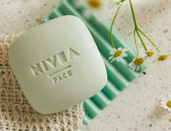 NIVEA-Magic-BAR-čvrsti-čistač-za-nečistu-kožu-beauty-modnialmanah