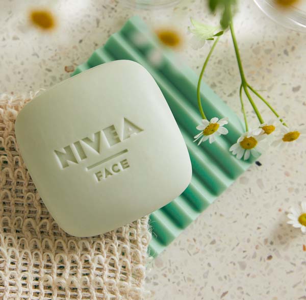 NIVEA-Magic-BAR-čvrsti-čistač-za-nečistu-kožu-beauty-modnialmanah