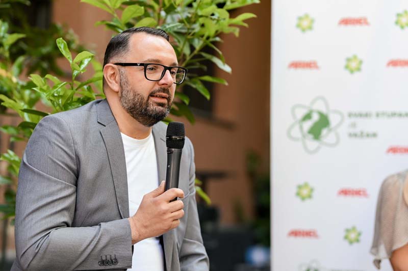 Ariel-Aqua-Puder-Oxi-lifestyle-modnialmanah-rublje-deterdžent