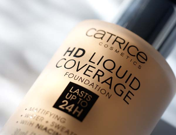 beauty-catrice-cosmetics-HD-Liquid Coverage-puder-modnialmanah