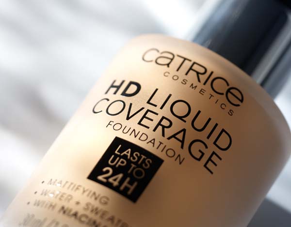 beauty-catrice-cosmetics-HD-Liquid Coverage-puder-modnialmanah