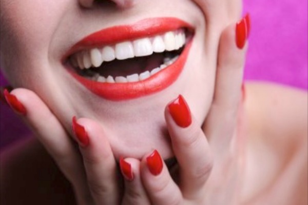 beaty-zubi-izbijeliti-make-up-modnialmanah