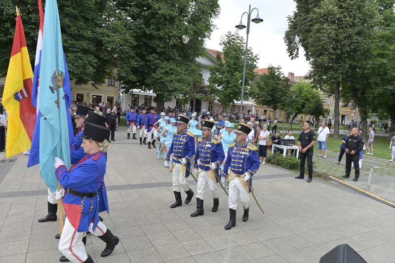 karlovačko-zvjezdano-ljezo-Ivanjski-krijes-ana-rucner-otvorenje-modnialmanah-lifestyle