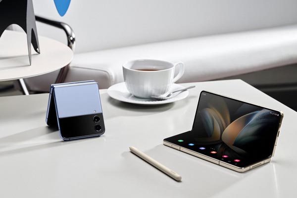 samsung-Galaxy-Z-Fold4-Z-Flip4-lifestyle-modnialmanah